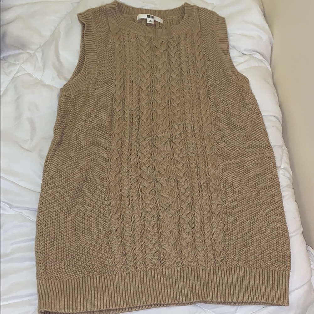 Sweater vest